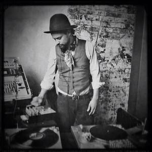 Meet your Posher, Dominique